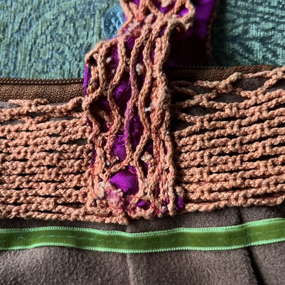 Handcrafted multi-textured purse - Picture 13 of 15